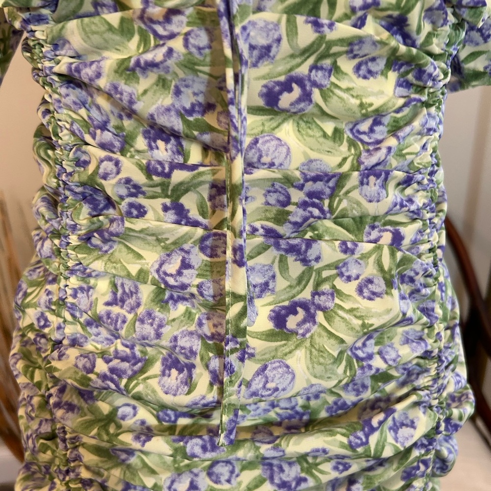 Floral Ruched Dress - Picture 5 of 6
